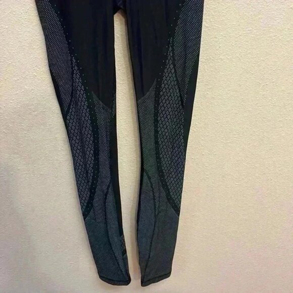 LULULEMON Women’s Leggings - Picture 6 of 9
